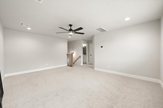 Building Photo - 8732 Beechgrove Dr