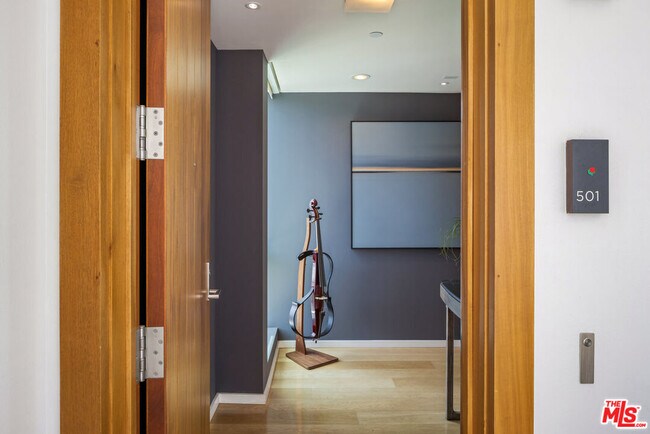 Building Photo - 1705 Ocean Ave