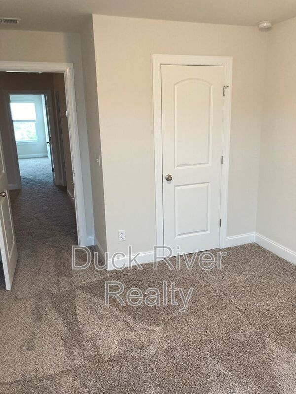 Building Photo - 922 Oak Rdg Ln