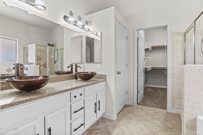 Building Photo - 3236 Sunset Point Dr