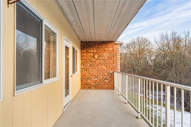 Building Photo - 30 Argyle Ave