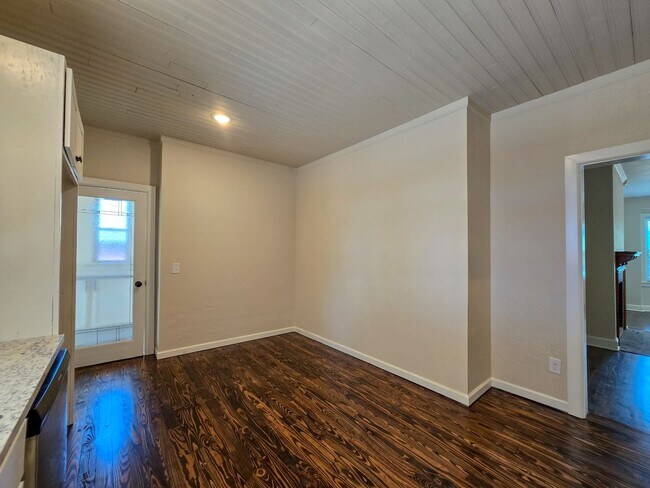 Building Photo - Cute 3 Bedroom Brick home in Shawnee