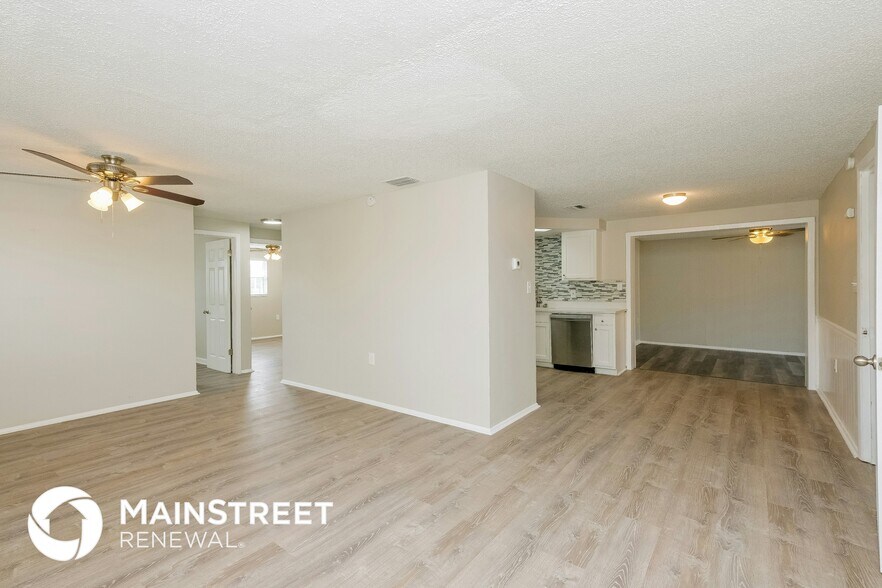 Building Photo - 1319 Gerard Ln