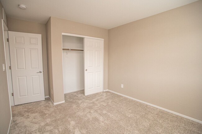 Building Photo - COMING SOON Gorgeous Townhome 3/2 in Santa Rosa Community in Summerlin!