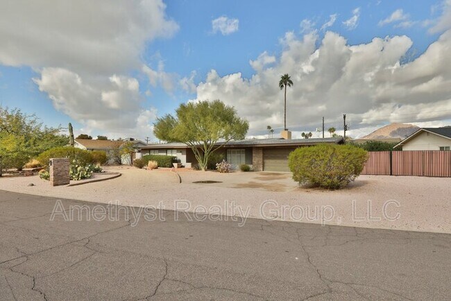 Building Photo - 5702 E Edgemont Ave