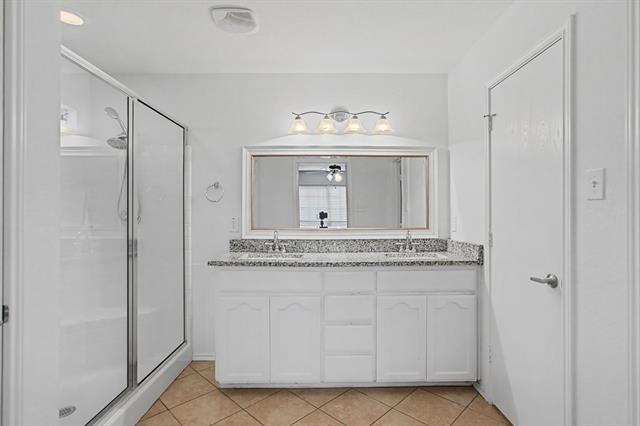 Building Photo - 10925 Caldwell Ln