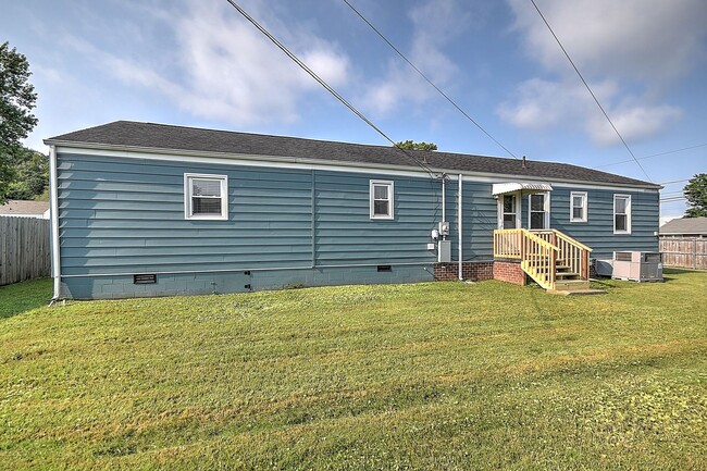 Building Photo - 2361 Hiwassee Dr