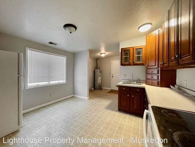 Building Photo - 3 br, 1 bath House - 6865 Evanston Avenue