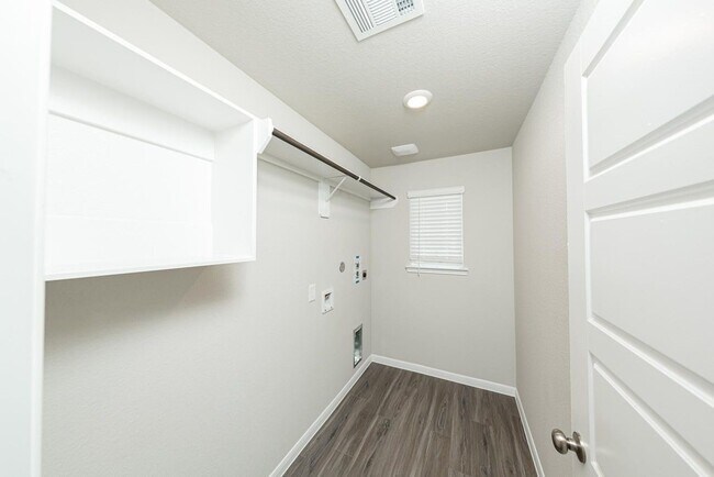 Building Photo - 15631 Buffalo Mdw Ct