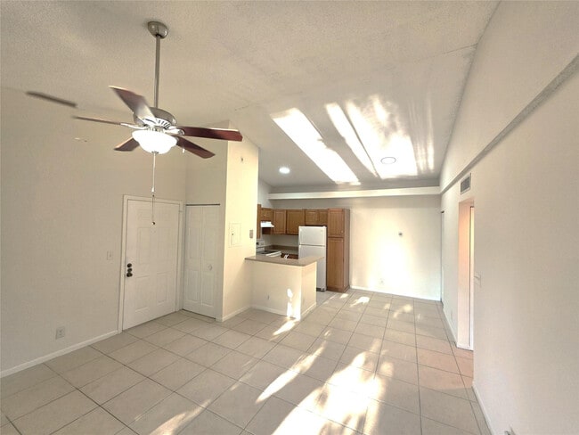 Building Photo - 651 Lyons Rd