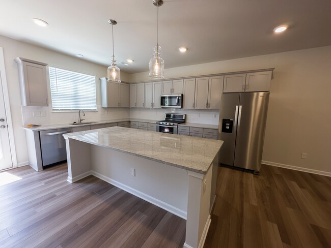 Building Photo - 15013 Camus Ct