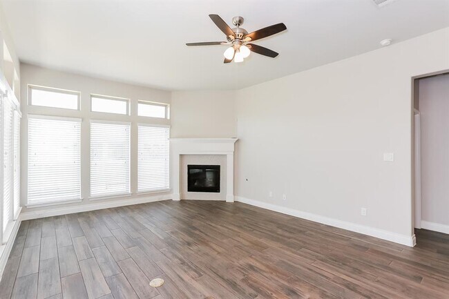 Building Photo - 122 S Carson Cub Ct