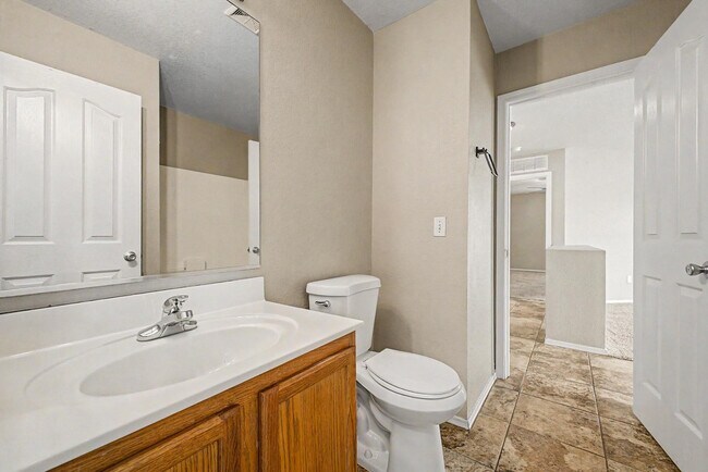 Building Photo - 33856 N Cherry Creek Rd