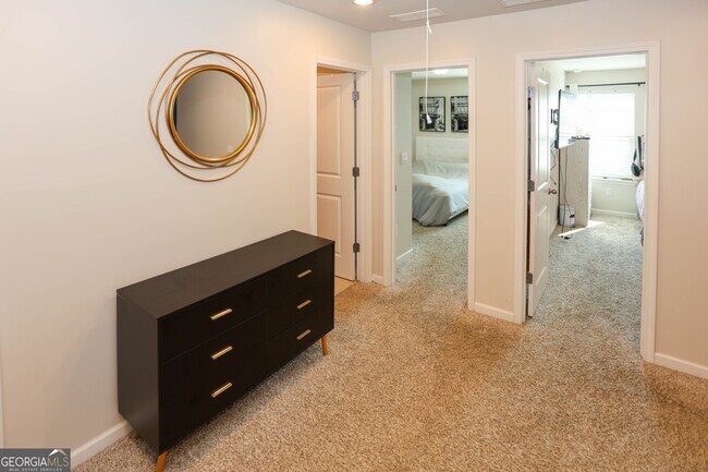 Building Photo - 5682 Plain Field Ln