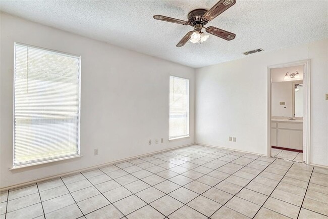 Building Photo - 8704 Clearbrook Trail