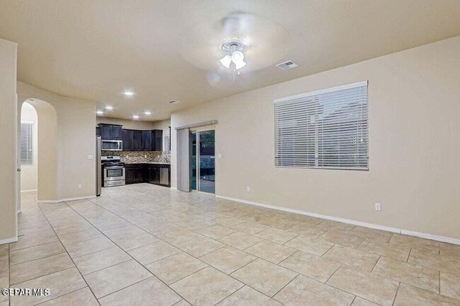 Building Photo - 12445 Chamberlain Dr