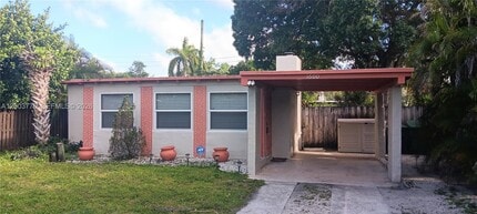 Building Photo - 1600 SW 14th St