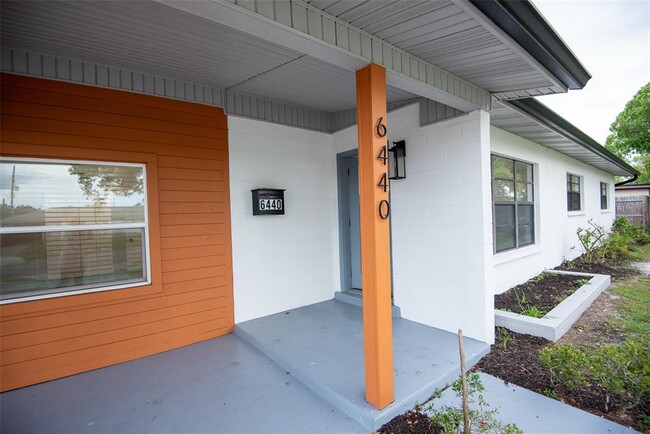Building Photo - 6440 Greylynne St