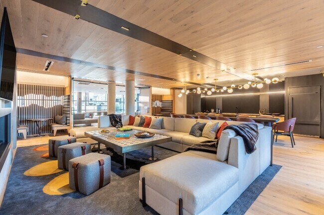 Building Photo - 94 Saint Alphonsus St