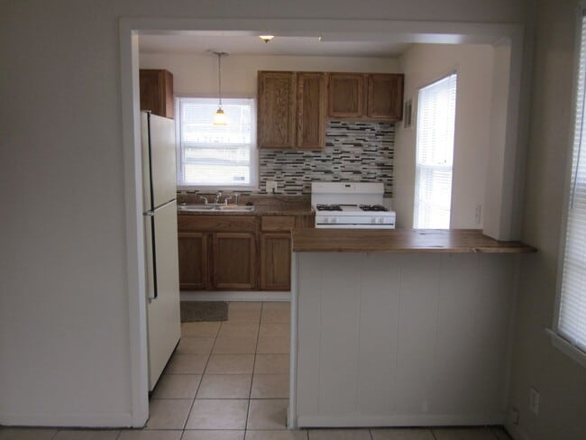 Building Photo - 4319 Standish Dr