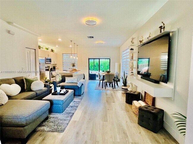 Building Photo - 25532 SW 108th Ave