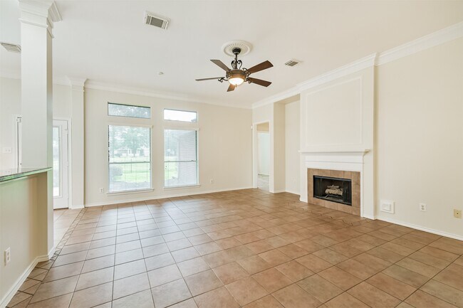 Building Photo - 7718 Trophy Pl Dr