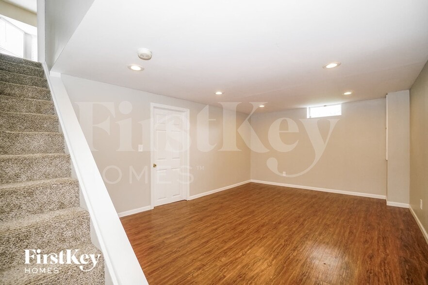 Building Photo - 5947 Heritage Farms Dr