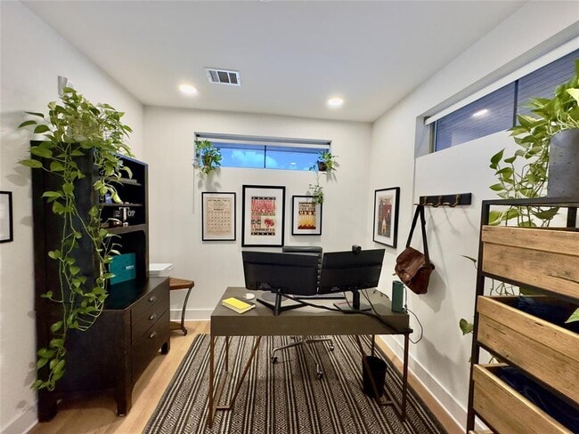 Building Photo - 4704 Sunset Trail