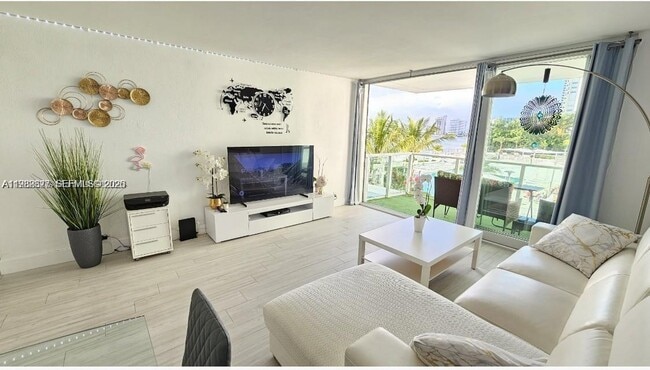 Building Photo - 1000 West Ave