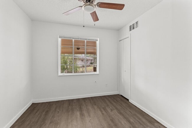 Building Photo - Cute and Newly Renovated 3 Bedroom 1 Bath ...