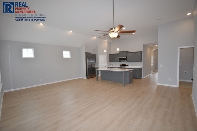 Building Photo - Beautiful 4bd home in Walter Hill! Gorgeous upgrades, attached garage and covered patio!