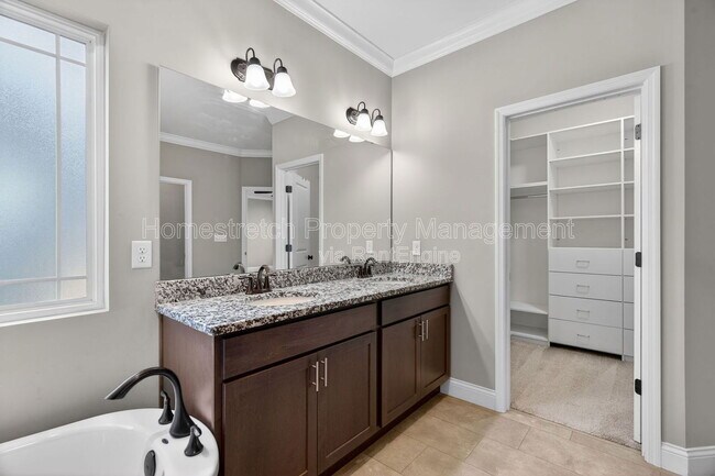 Building Photo - 4 Arancio Ct