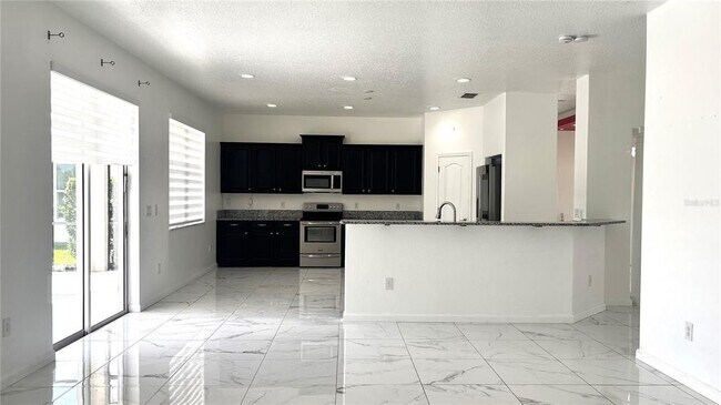 Building Photo - 910 Suffolk Pl