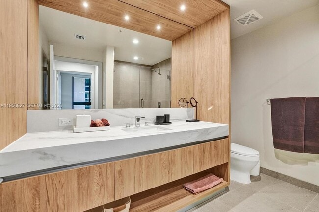 Building Photo - 11 NE 6th St