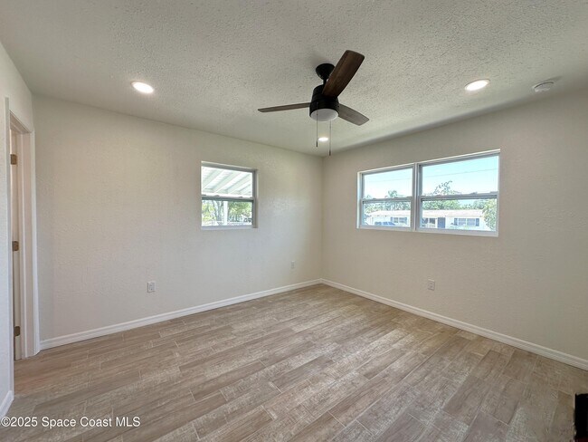Building Photo - 4440 Stuart Ave