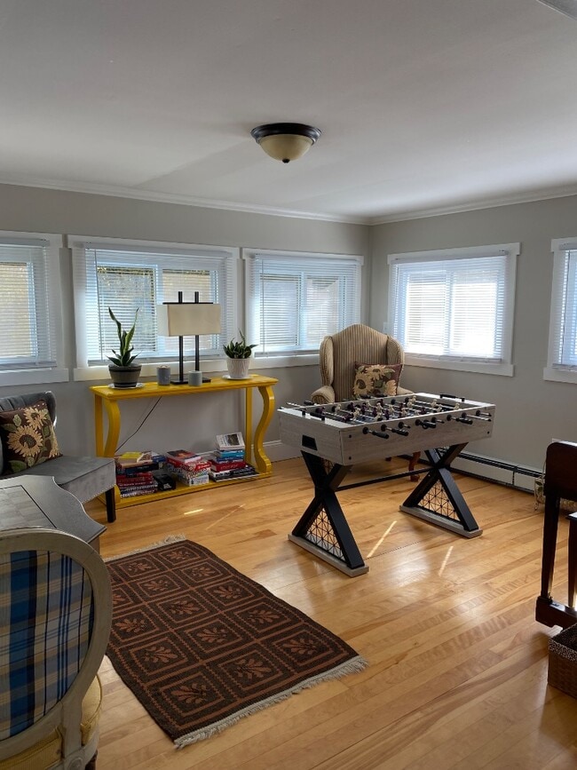 Building Photo - 67 Suncrest Terrace