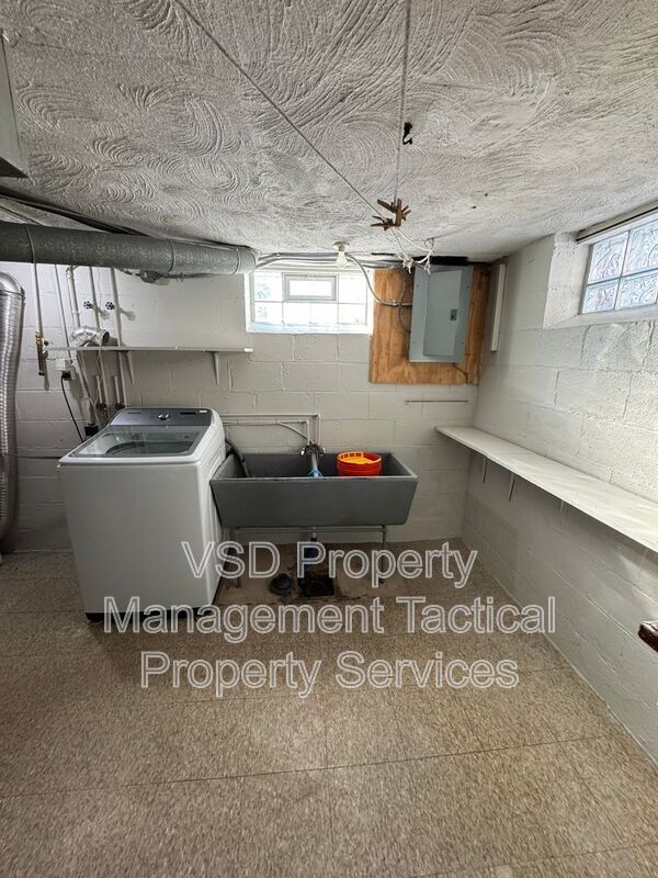 Building Photo - 12930 Havana Rd