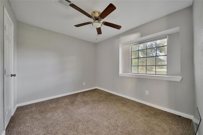 Building Photo - 10071 Woodhollow Dr
