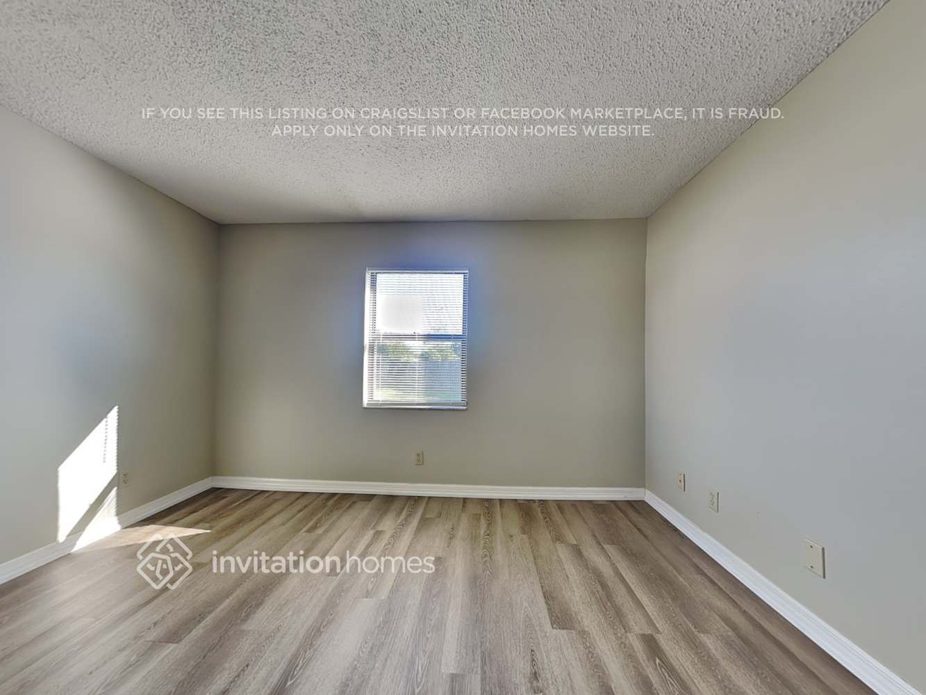 Building Photo - 2301 Beechwood Ct