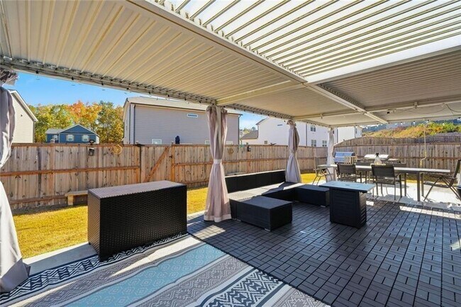 Building Photo - 196 Summit Pointe Dr