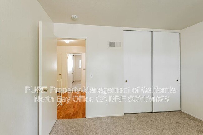 Building Photo - 48-4 Lark Center Drive
