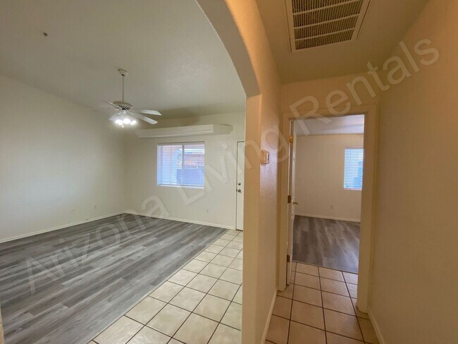 Building Photo - TRUC3490