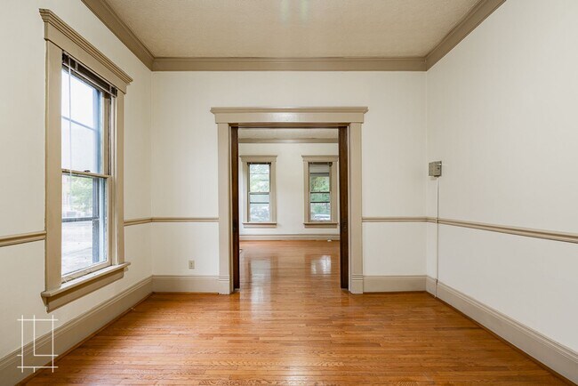 Building Photo - 836 Neil Ave