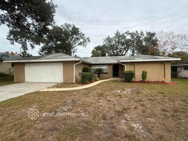 Building Photo - 609 Lakespur Ln