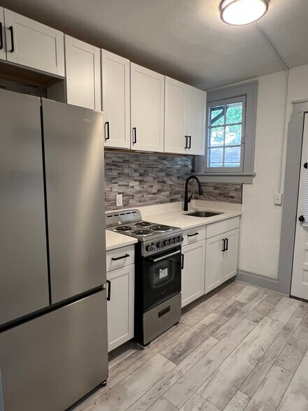 Building Photo - 669 Avenue B NW