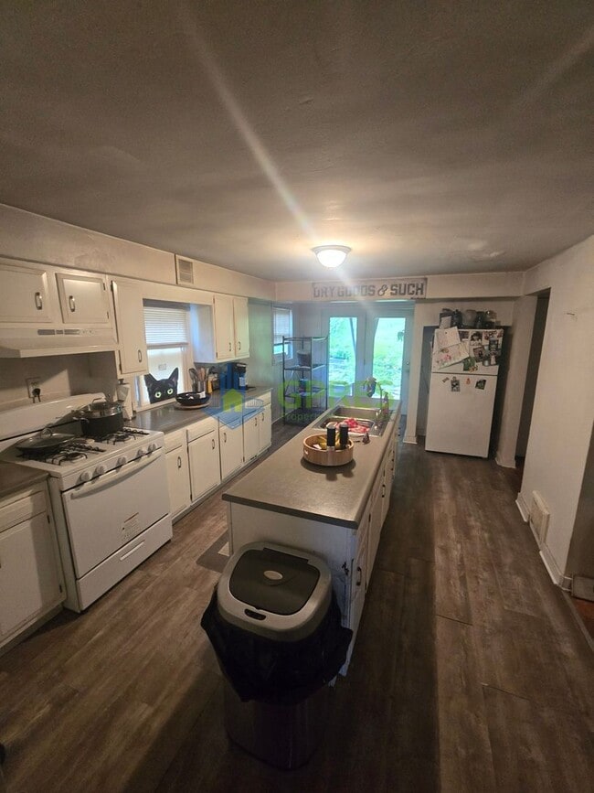Building Photo - 417 Vogel Dr
