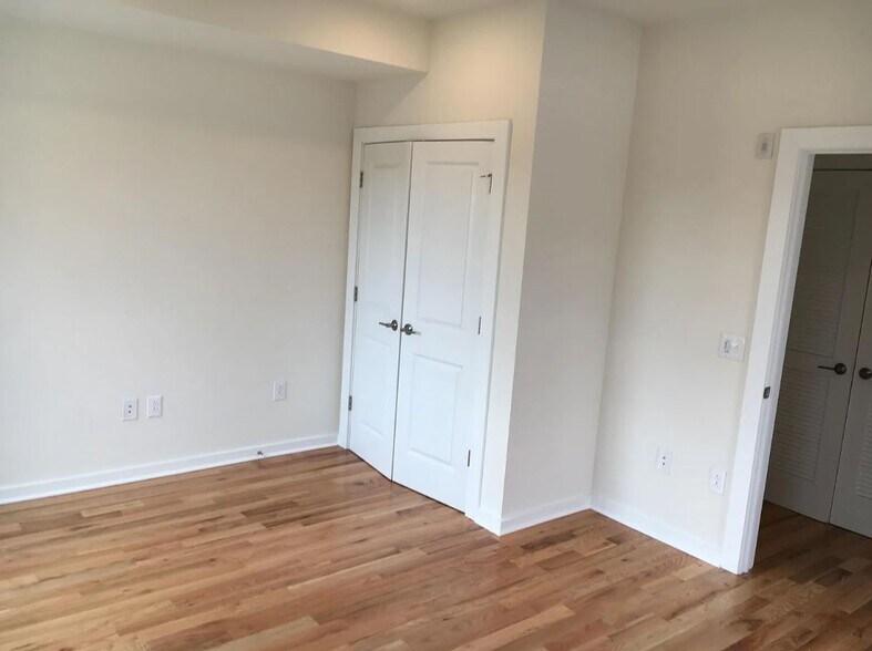 Bedroom closet - 1659 N Randolph St