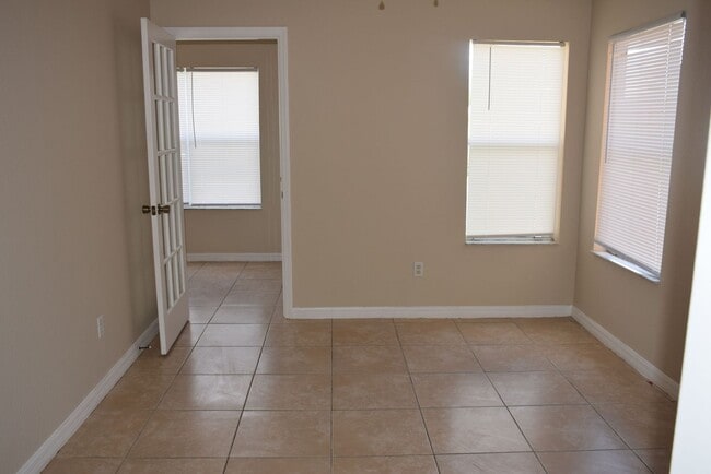 Building Photo - WOW Limited-Time Offer: Sign a lease on or...