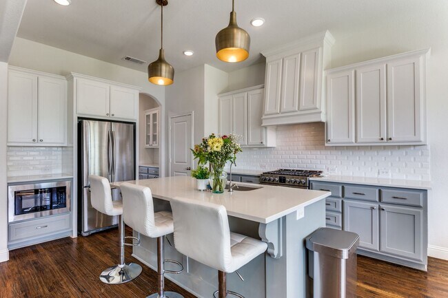 Building Photo - COMING SOON | Luxury Modern Farmhouse | 4 Bed / 3.5 Bath | Aledo ISD | Pet Friendly
