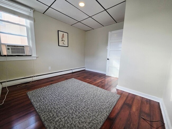 Building Photo - 20 Walnut St